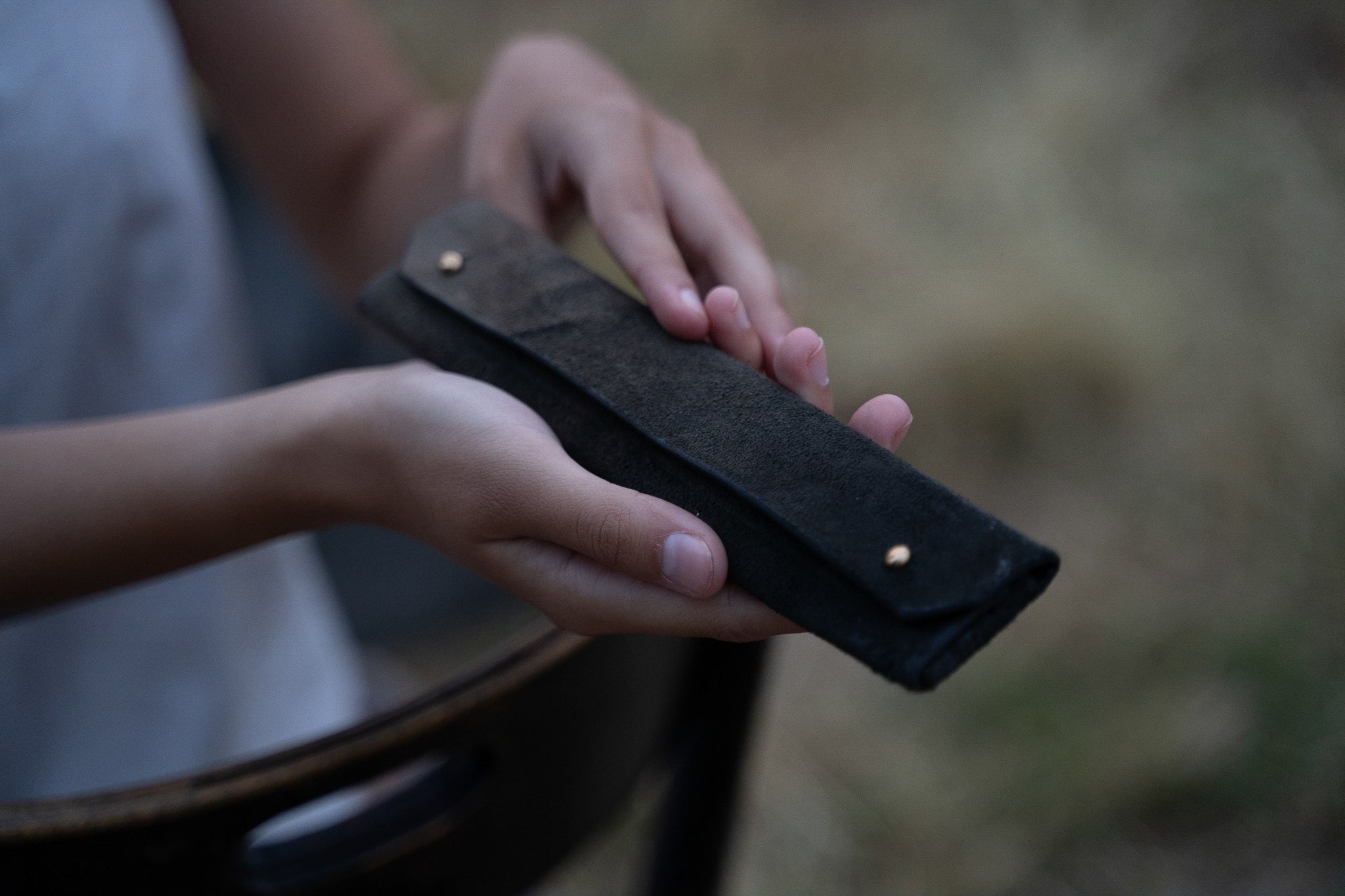 CONSONUS ETUI (GRAU/BRAUN)