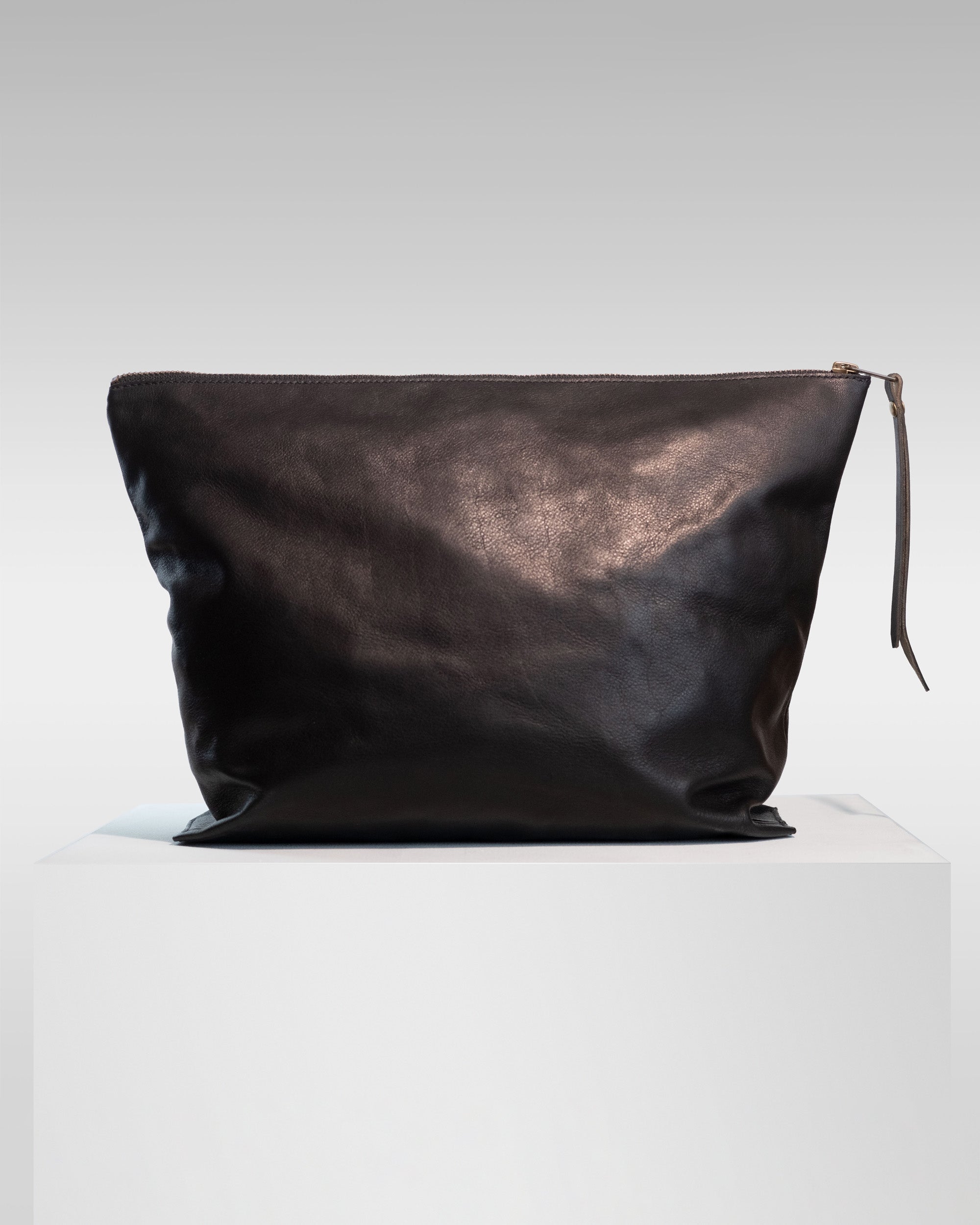 THE WEND POUCH LARGE (SCHWARZ)