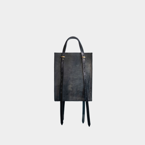 Back of the vibrant tote small made from vegetable-tanned horse leather
