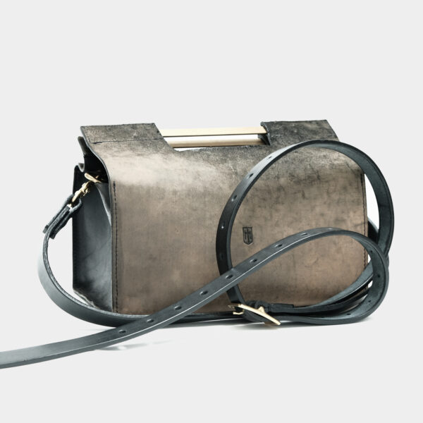 The brasshold 2 with adjustable and detachable leather strap